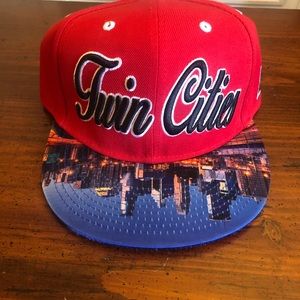 NWOT Rare Twin Cities MN SnapBack Cap
